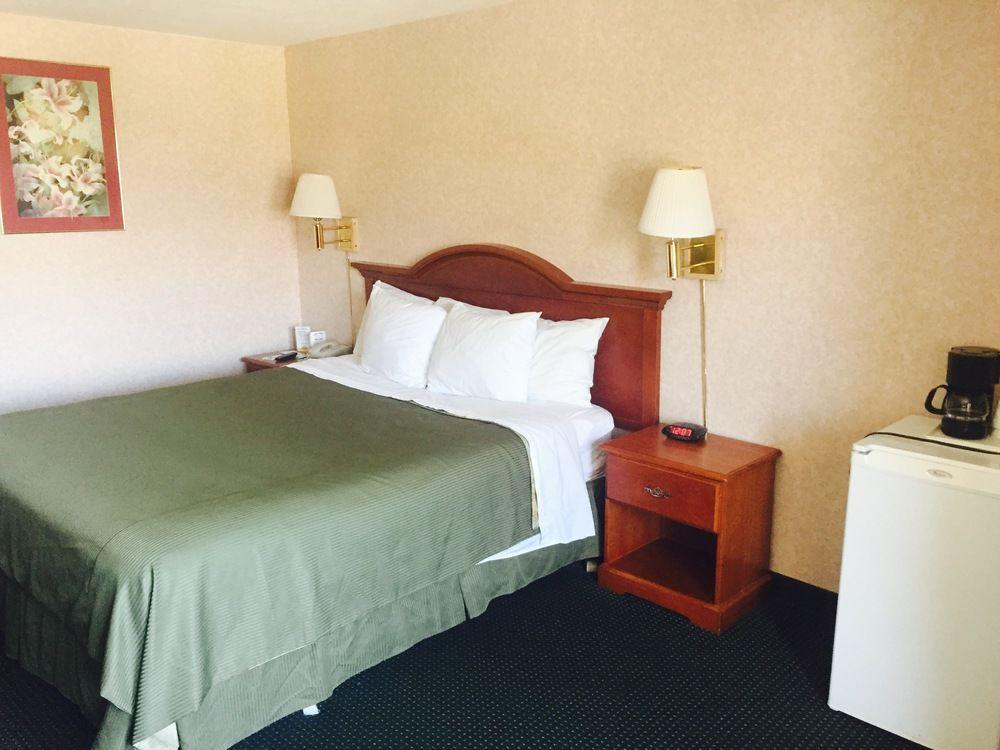 San Bernandino Inn & Suites San Bernardino Buitenkant foto