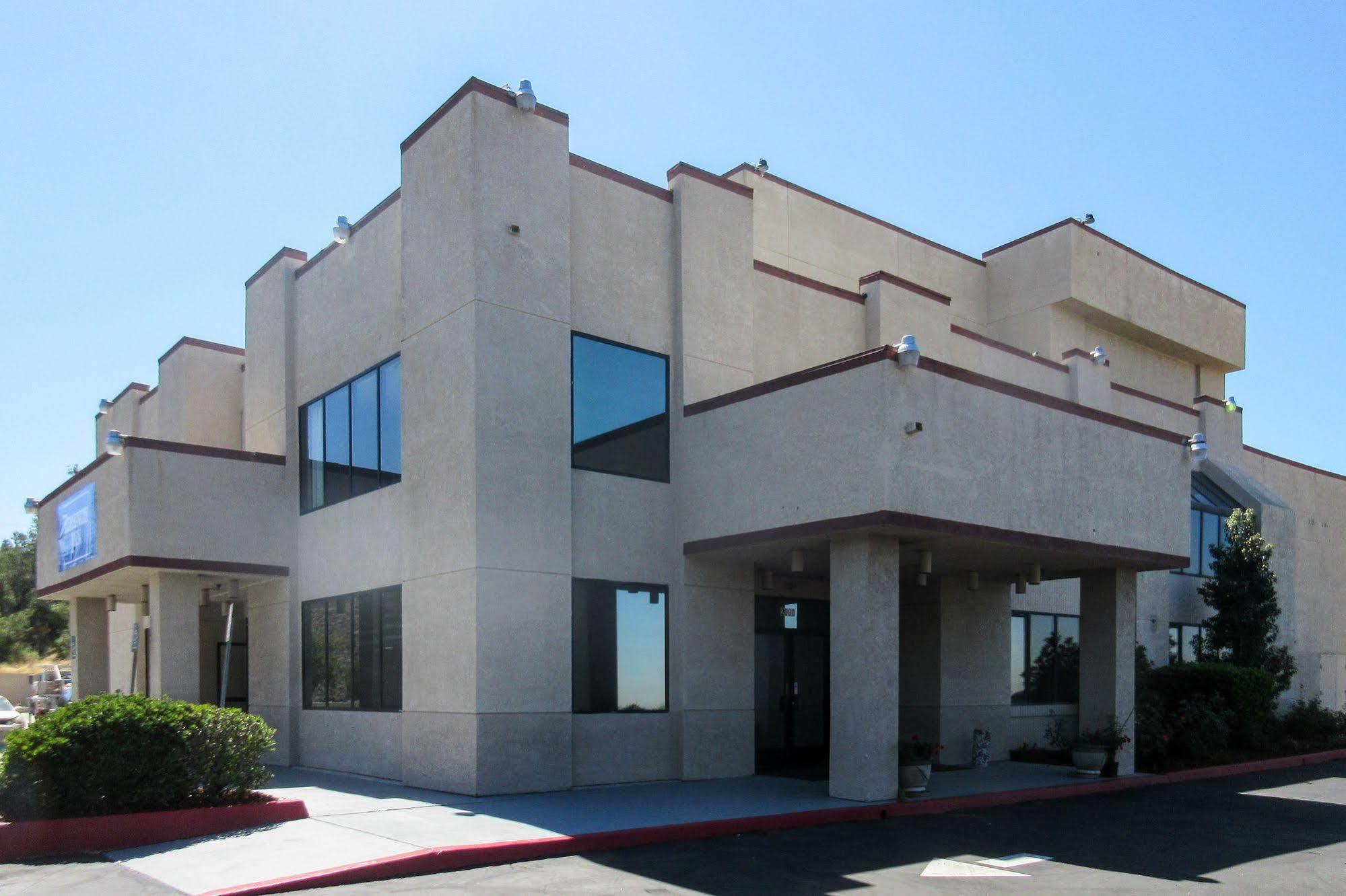 San Bernandino Inn & Suites San Bernardino Buitenkant foto