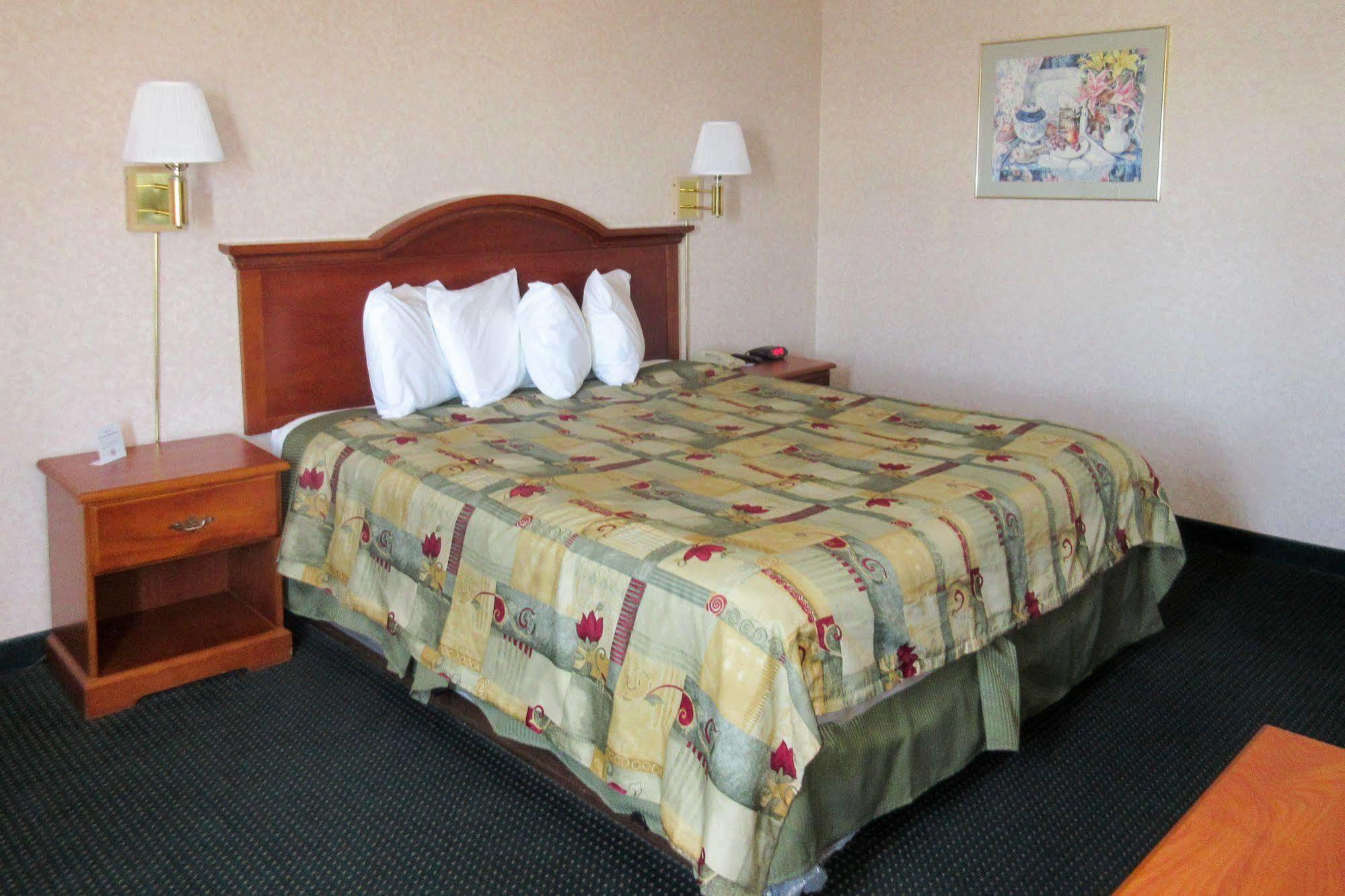 San Bernandino Inn & Suites San Bernardino Buitenkant foto