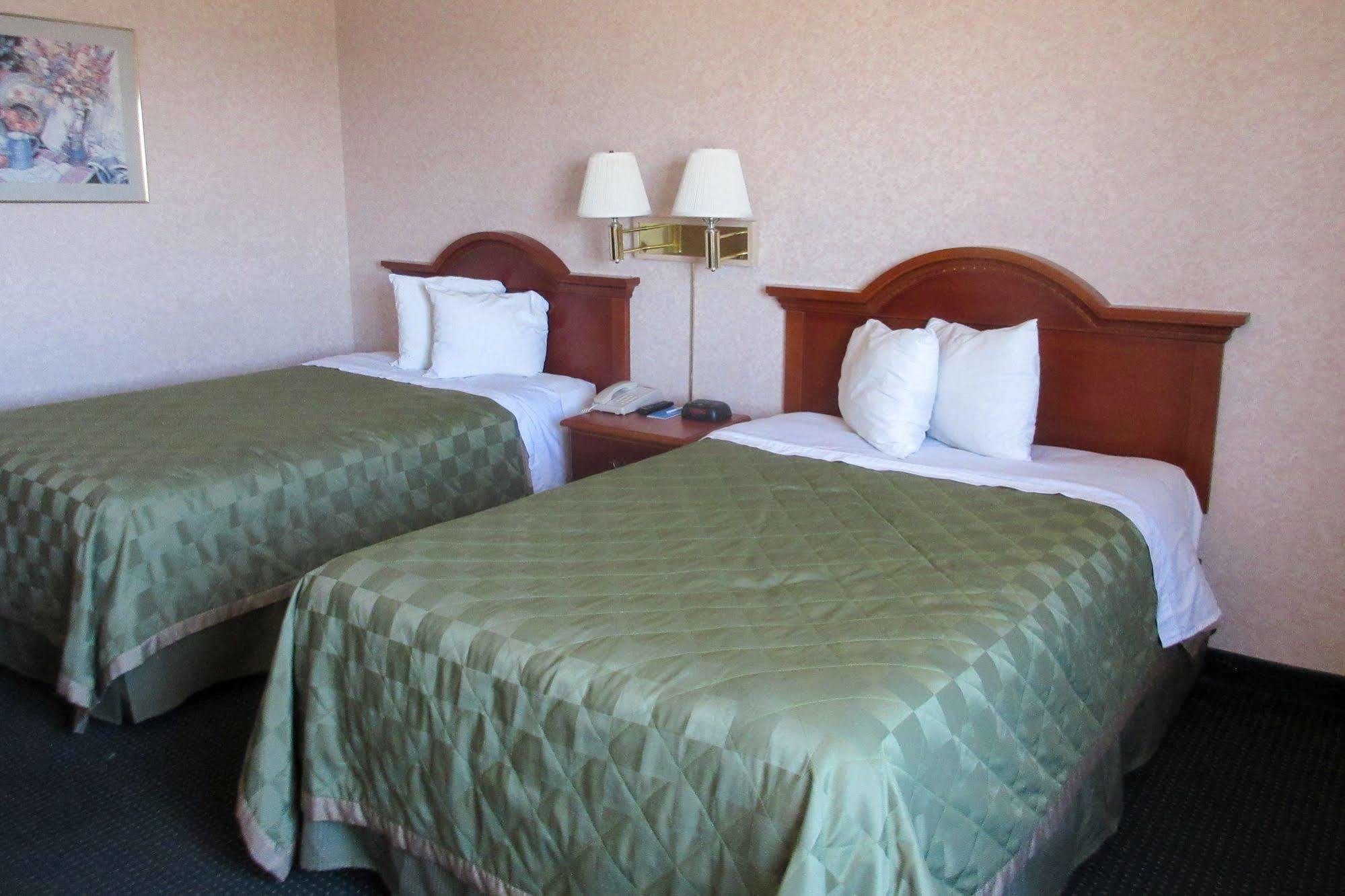 San Bernandino Inn & Suites San Bernardino Buitenkant foto