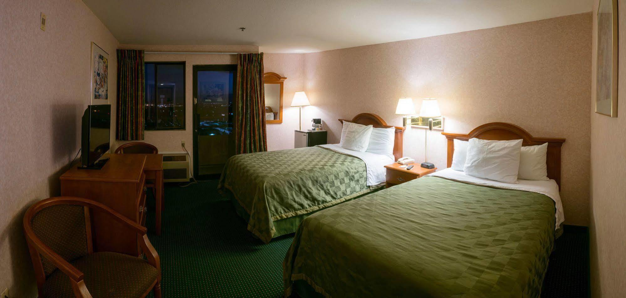 San Bernandino Inn & Suites San Bernardino Buitenkant foto