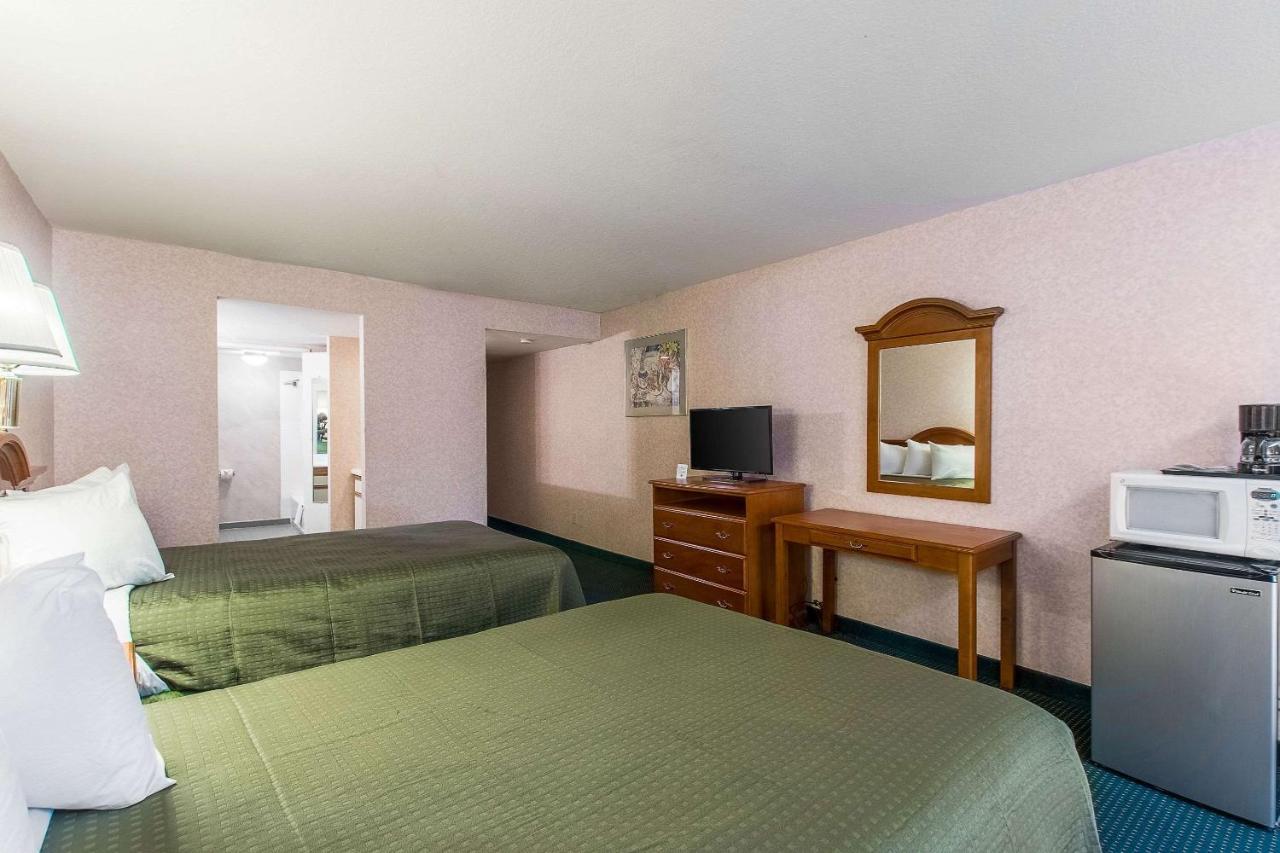 San Bernandino Inn & Suites San Bernardino Buitenkant foto