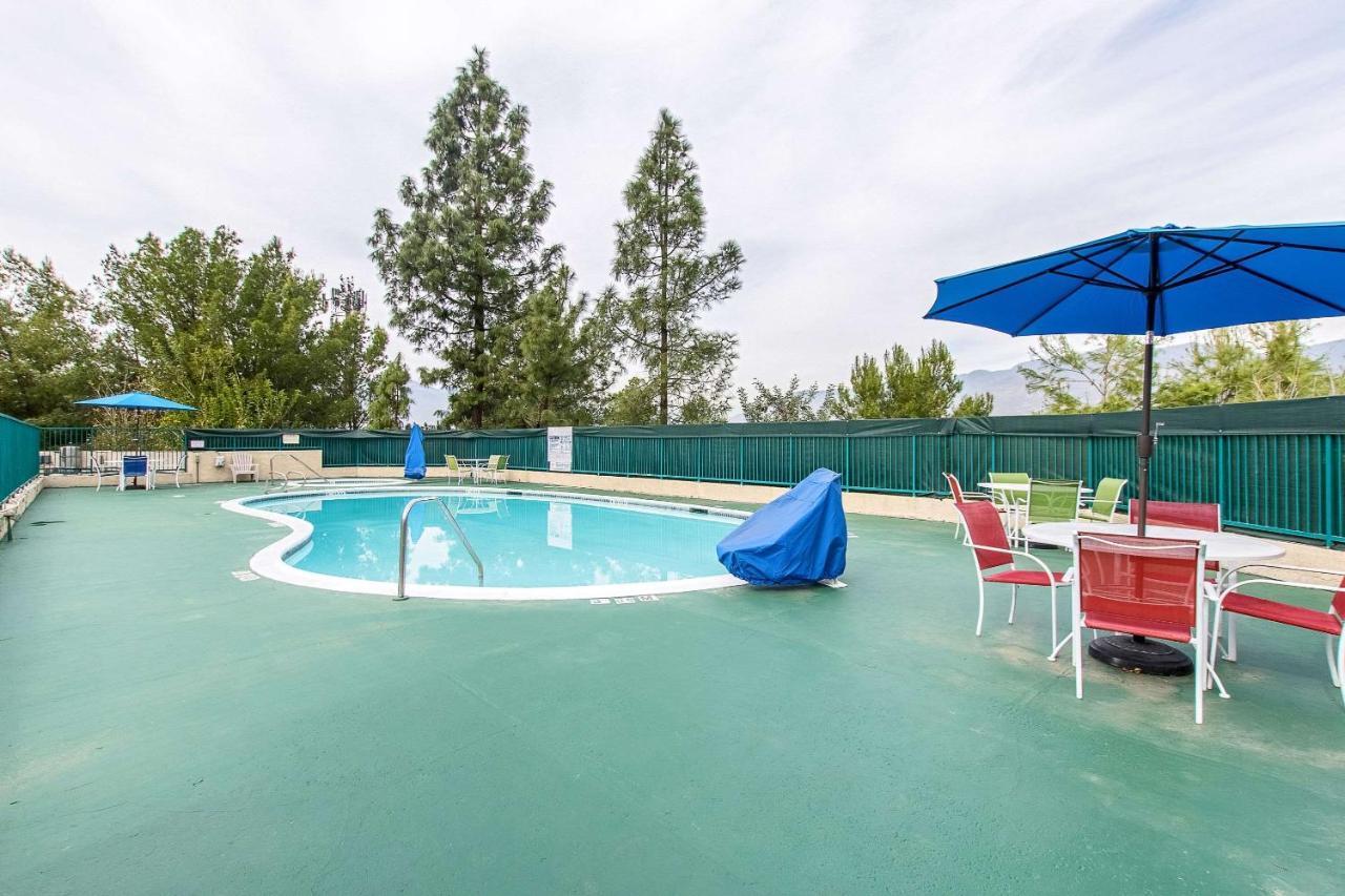 San Bernandino Inn & Suites San Bernardino Buitenkant foto