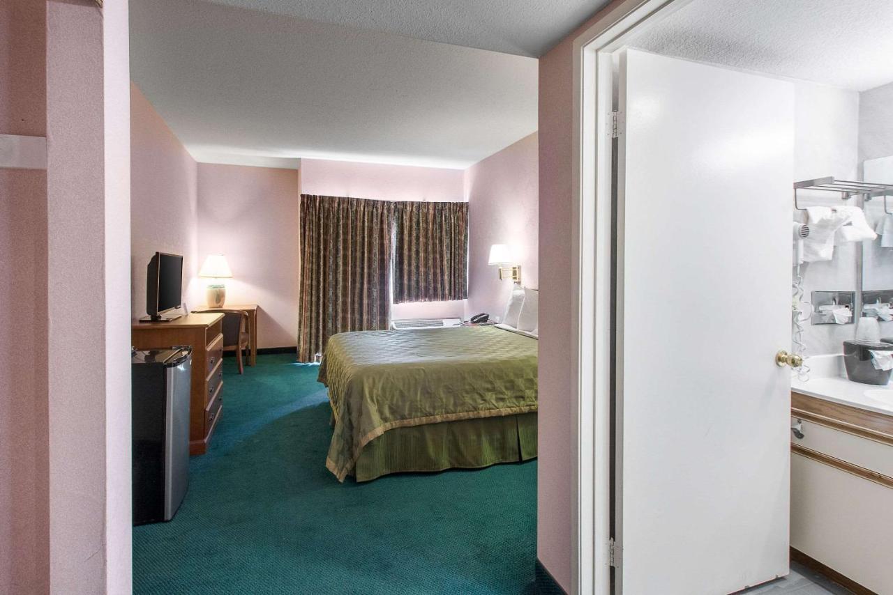 San Bernandino Inn & Suites San Bernardino Buitenkant foto