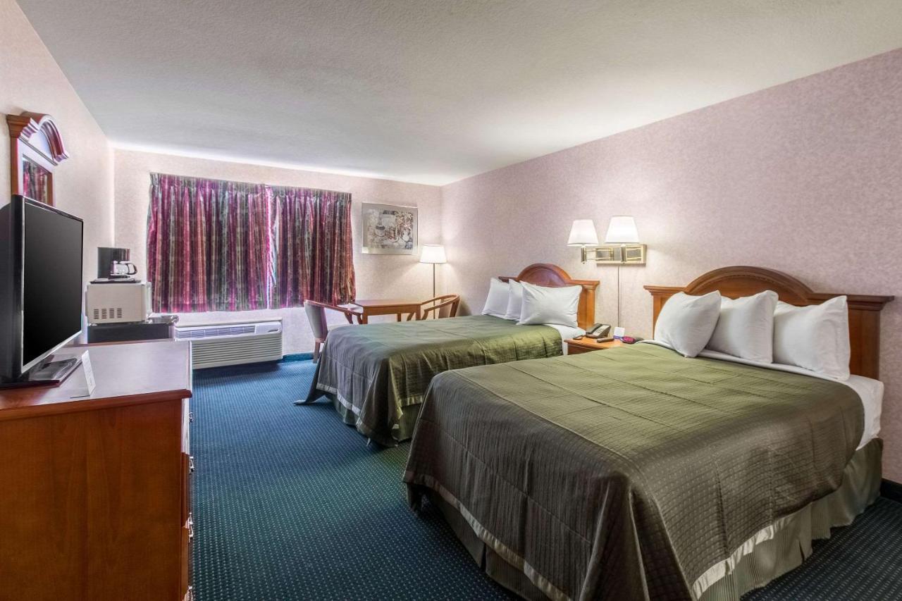 San Bernandino Inn & Suites San Bernardino Buitenkant foto
