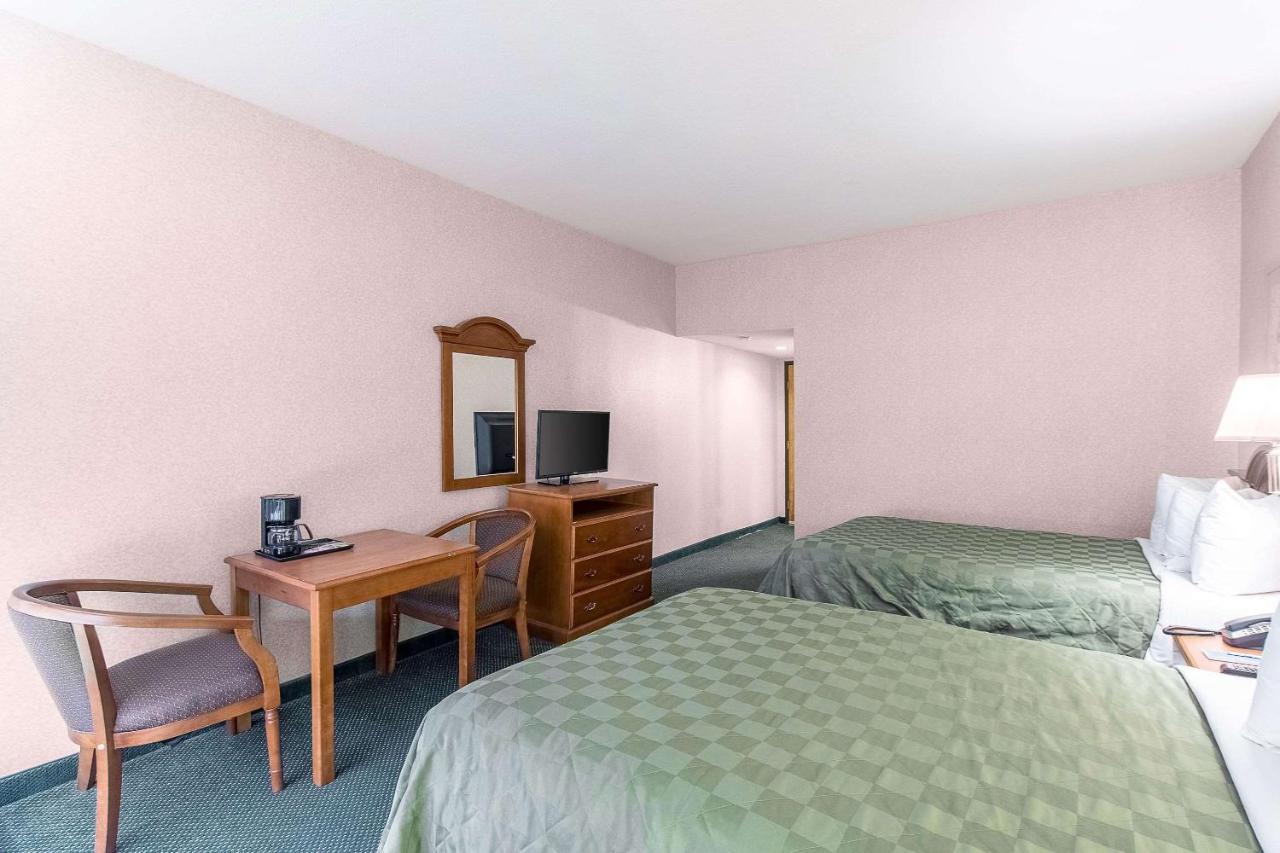 San Bernandino Inn & Suites San Bernardino Buitenkant foto